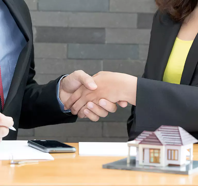 Why Sell to Us Instead of Letting the Home Go to Auction in Riverhead, NY?